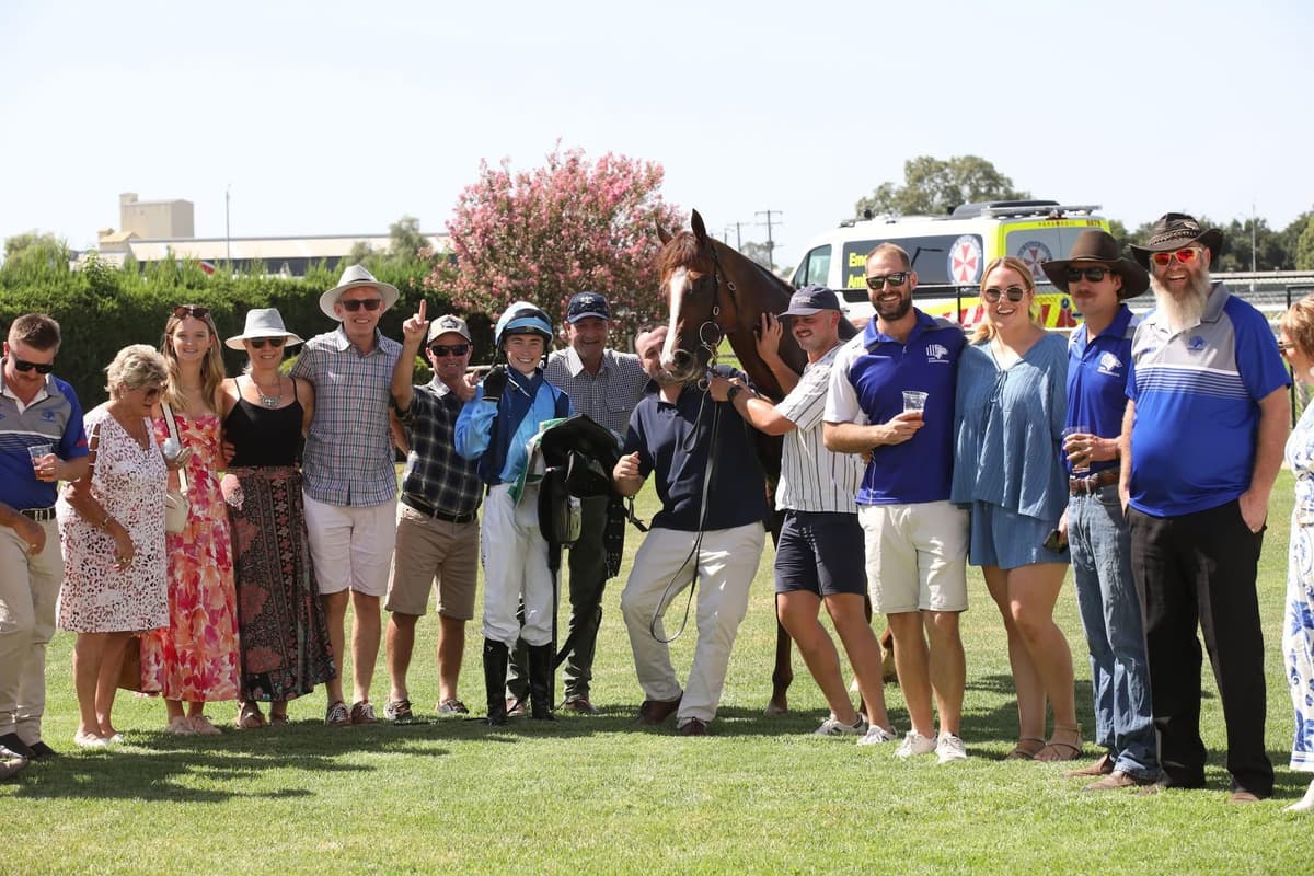 Flamboyant Lad Delivers Liam Ruddy His First Winner